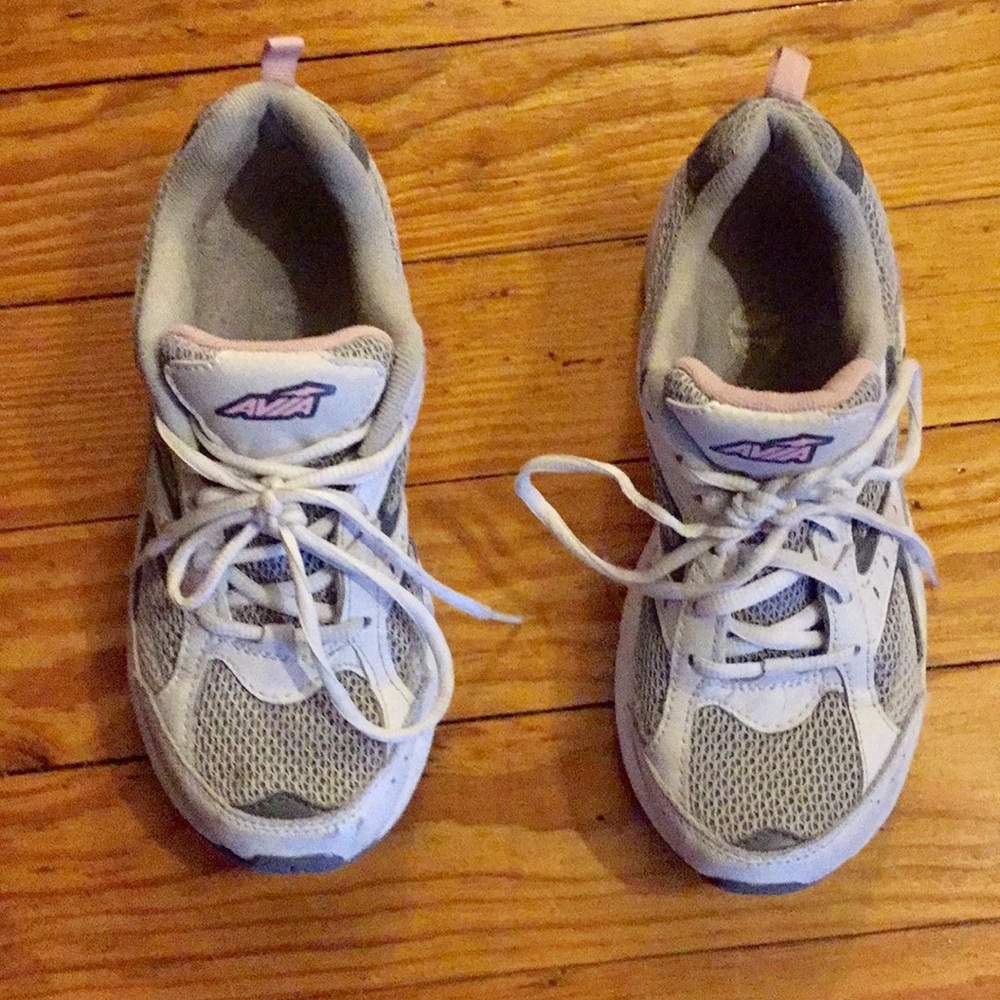 Girls Avia sneakers size 6.5
